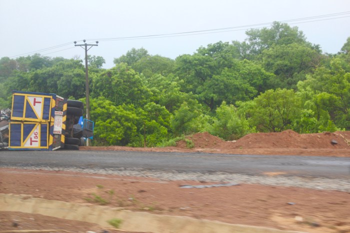 Semitruck Flips on Abuja - Lokoja Expressway