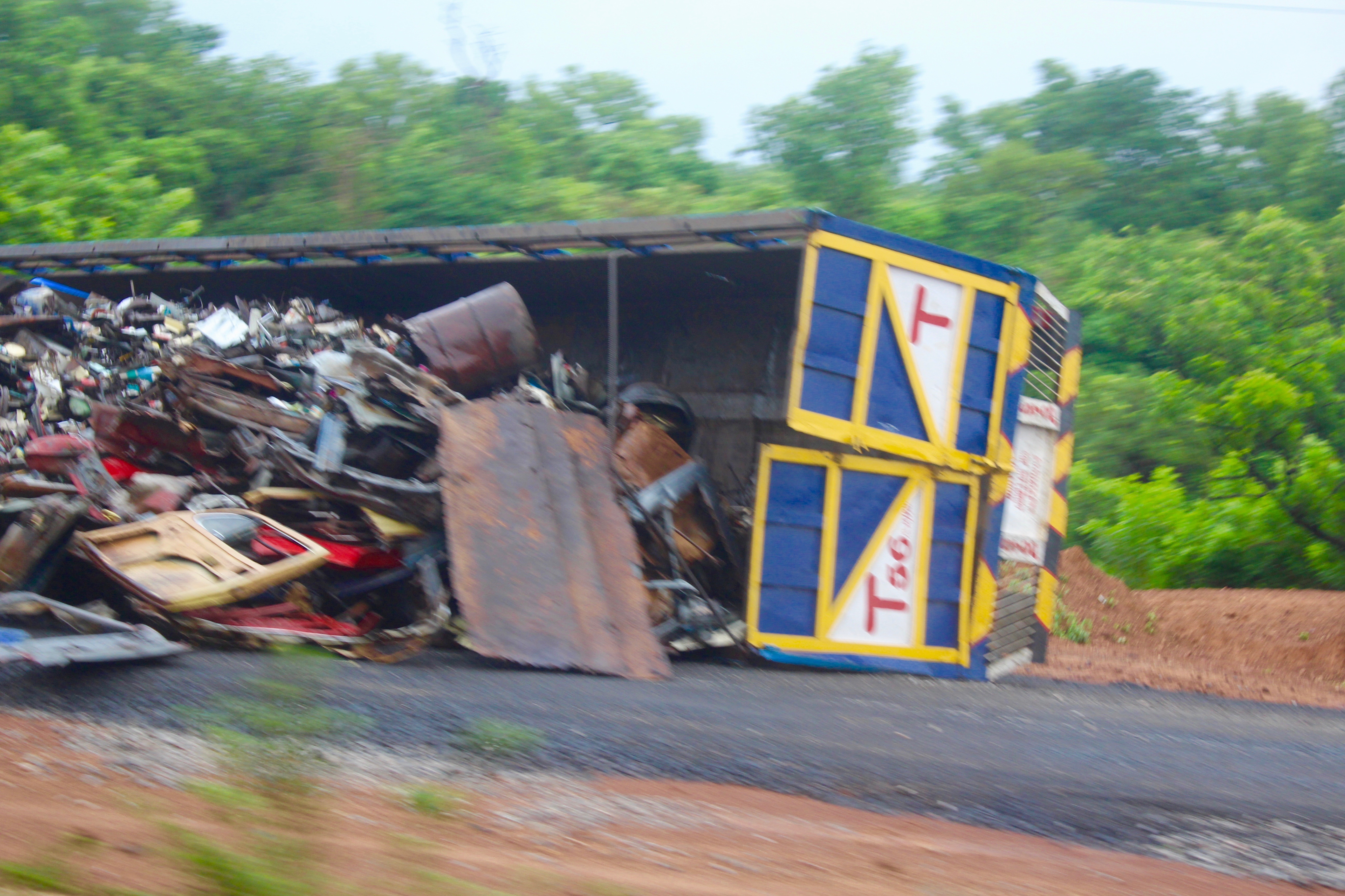 Semitruck Flips on Abuja - Lokoja Expressway