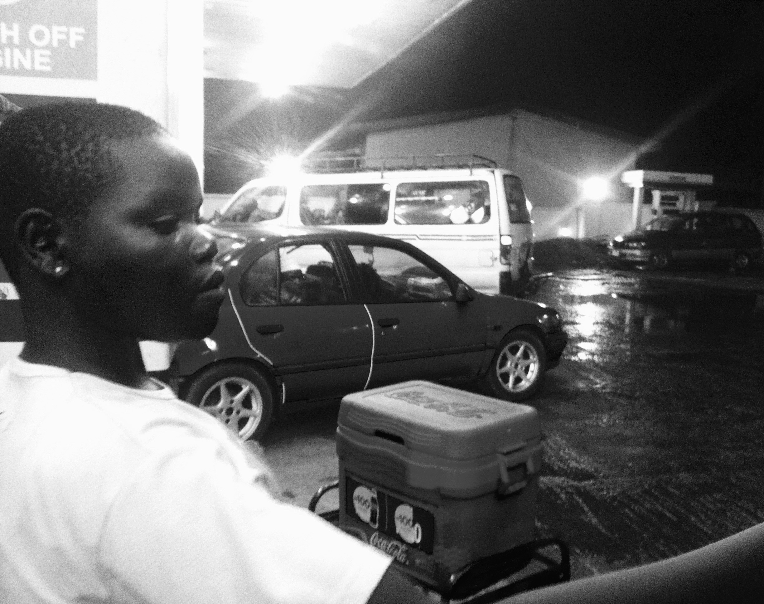 Yoruba Girl, hawking soft drinks, Ibadan Airport, Oyo, Nigeria. #JujuFilms