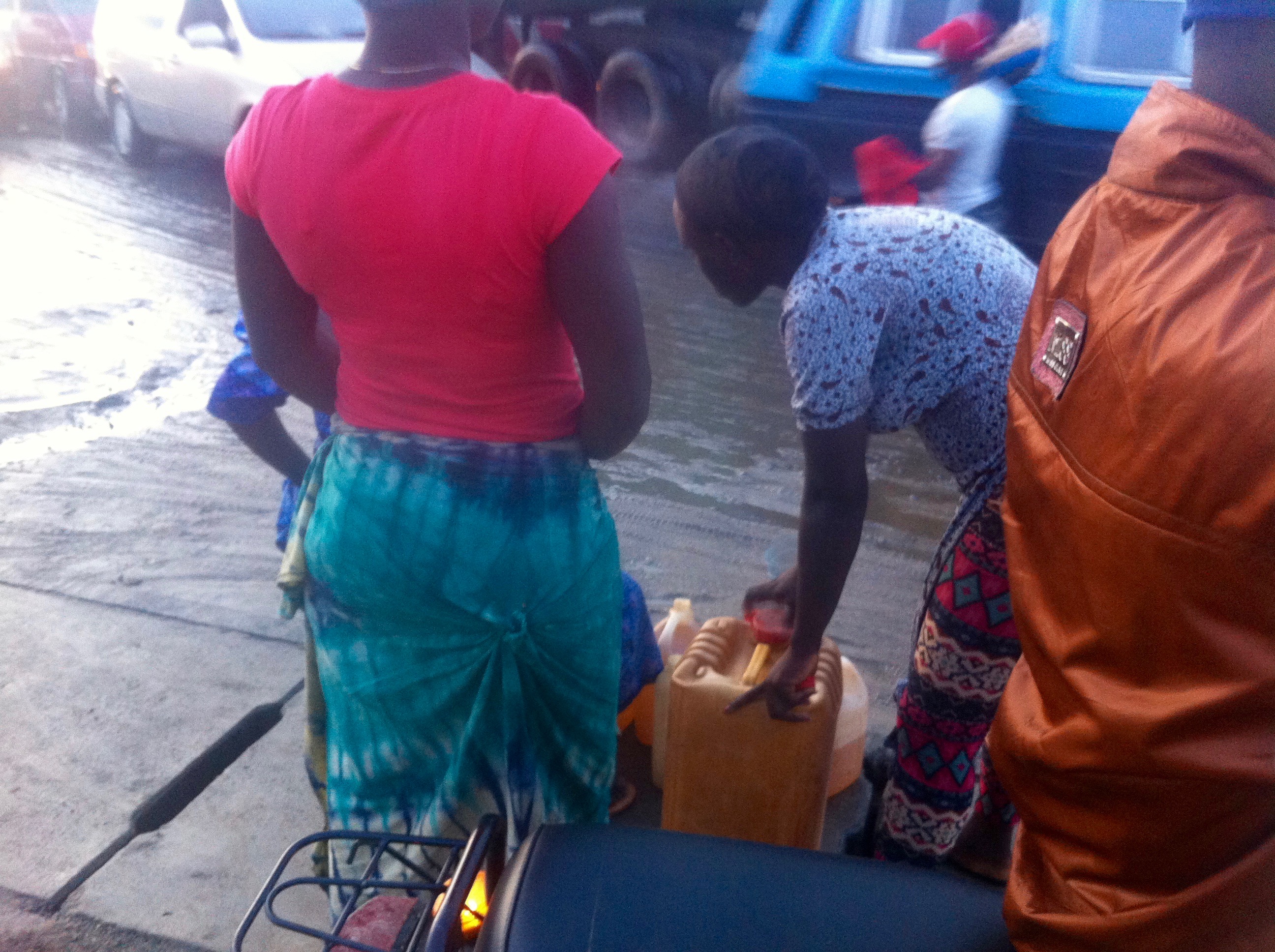 Although Nigeria produces 2.5 million barrels of crude oil per day, this is how we buy petrol in Lagos, Nigeria. #JujuFilms