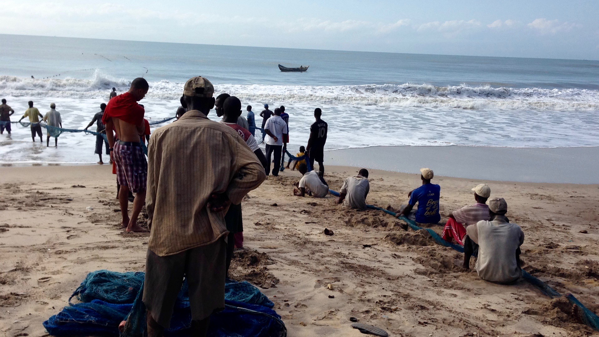 Seine fishing in Kokrobite Beach, Ghana. #JujuFilms