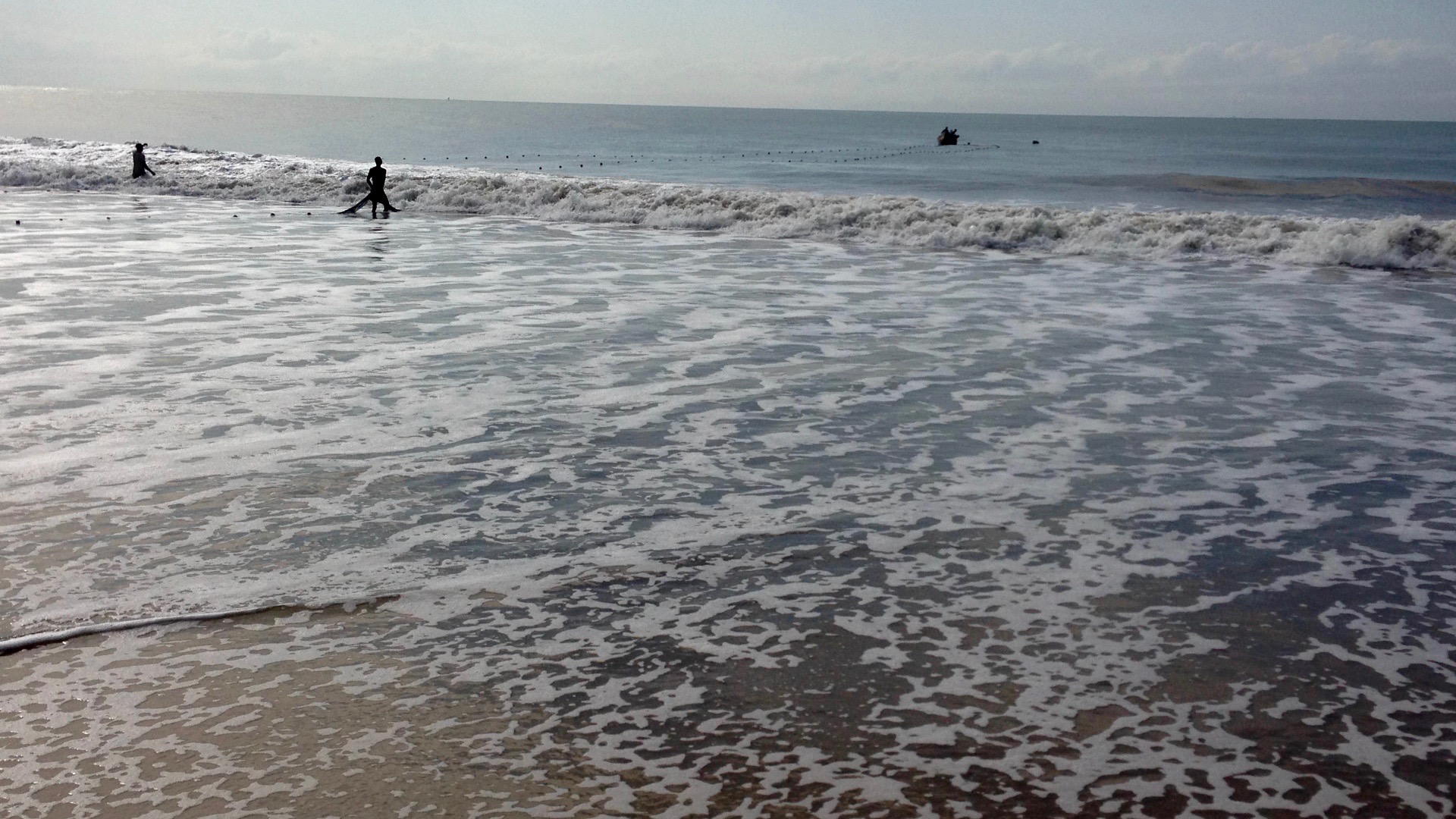 Seine fishing in Kokrobite beach, Ghana. #JujuFilms