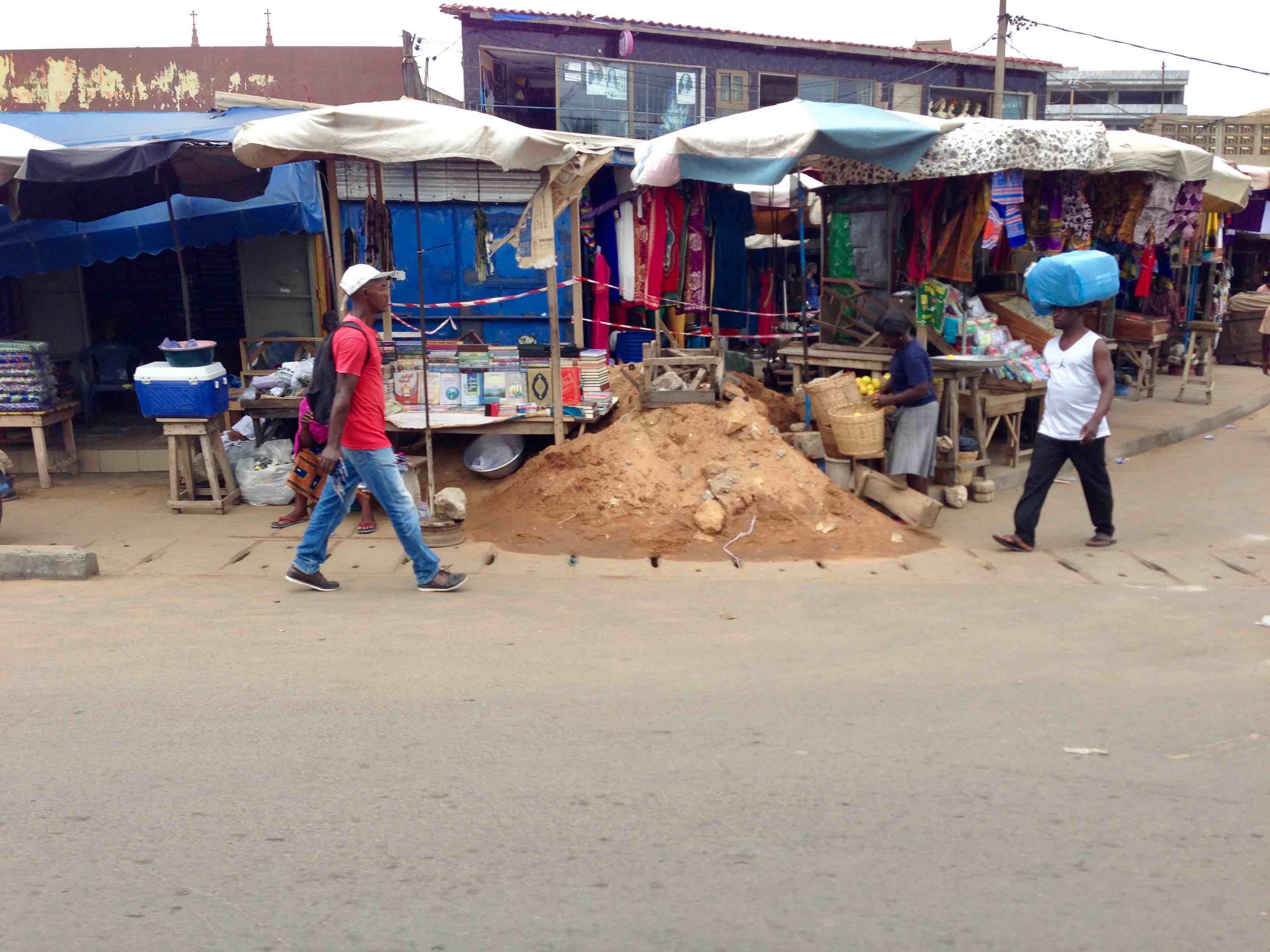 Street market scene, Lome, Togo. #JujuFilms