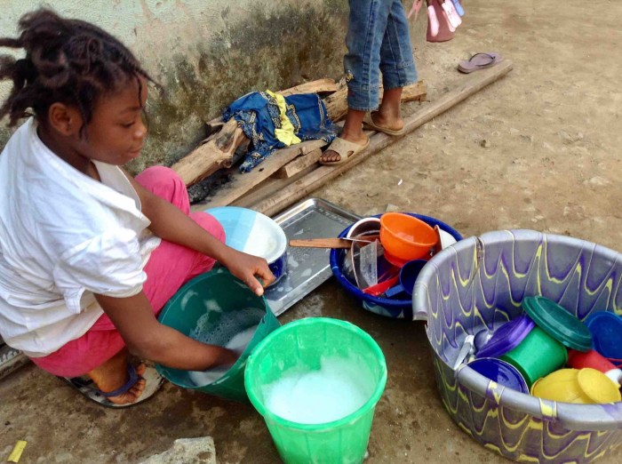 Onarhoda, Igede girl, doing dishes in Ushafa Village, FCT, Abuja, Nigeria. #JujuFilms