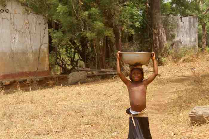 Eggon girl fetching water in Langa Langa Village, Nasarawa State, Nigeria. #JujuFilms
