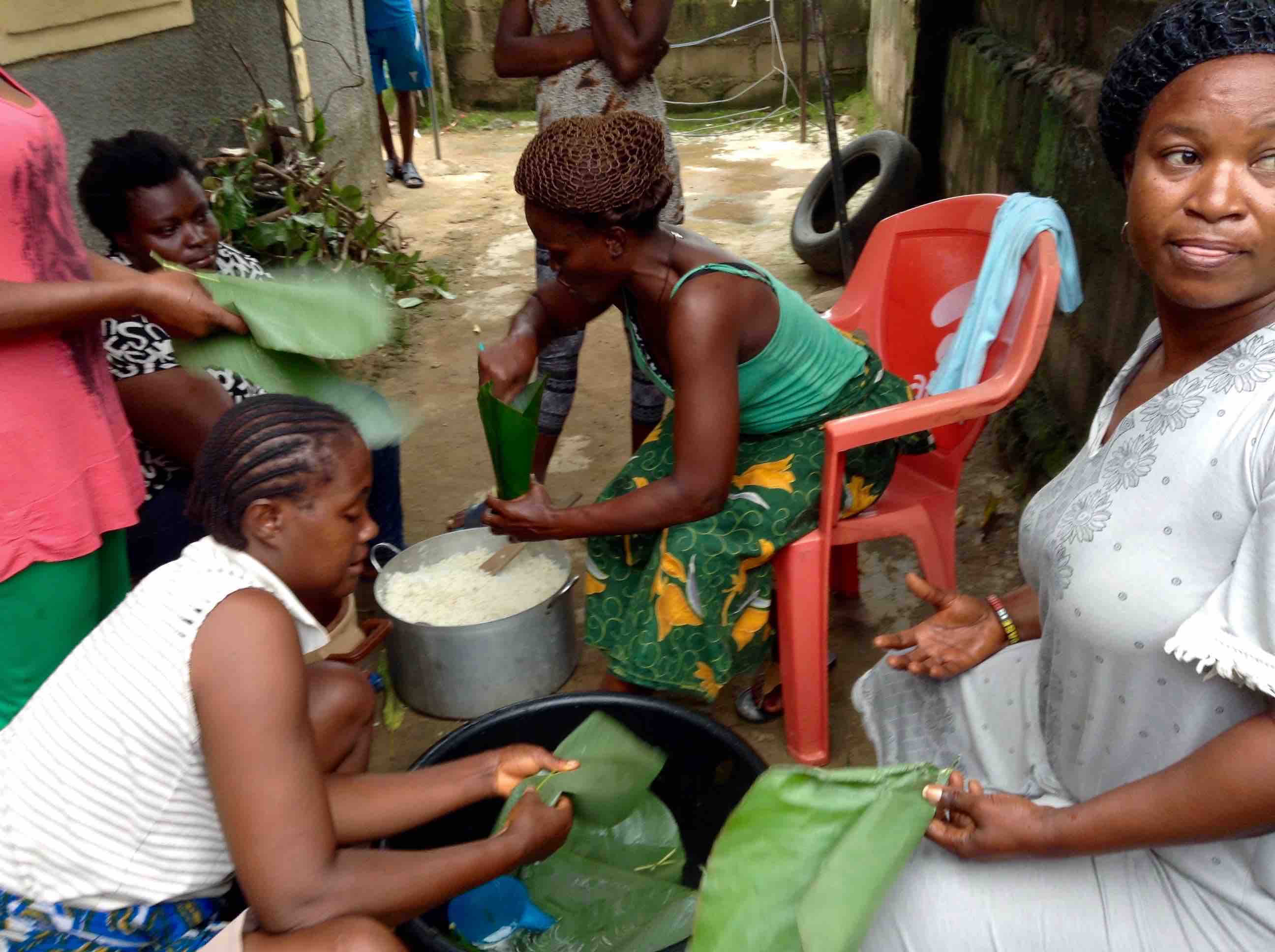 Women preparing rice to sell in Ushafa Village, Abuja, Nigeria, #JujuFilms